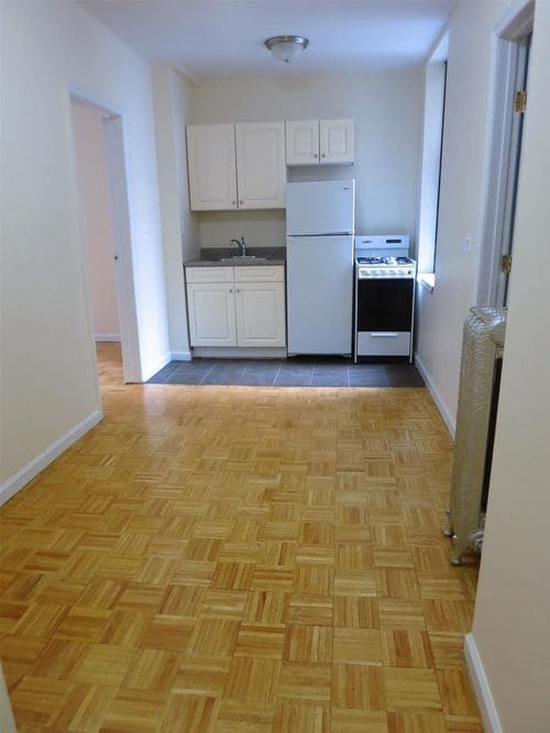 Building Photo - 503 E 78th St