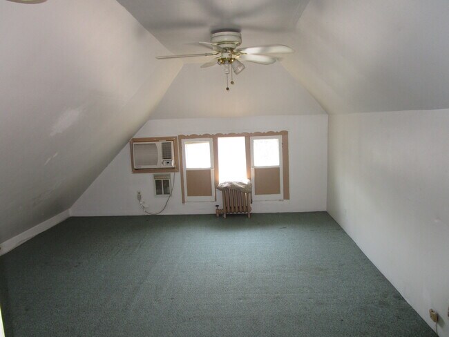 Foto del edificio - 2565 E 14th St