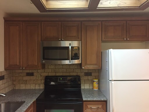 Kitchen-Microwave, Stove, Fridge - 3120 Devonshire Dr