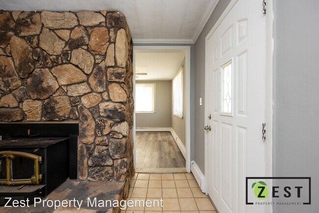 Building Photo - 2 br, 1 bath House - 28610 Grayling