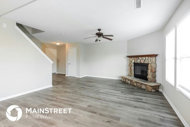 Building Photo - 3053 W Meadowbend Ln