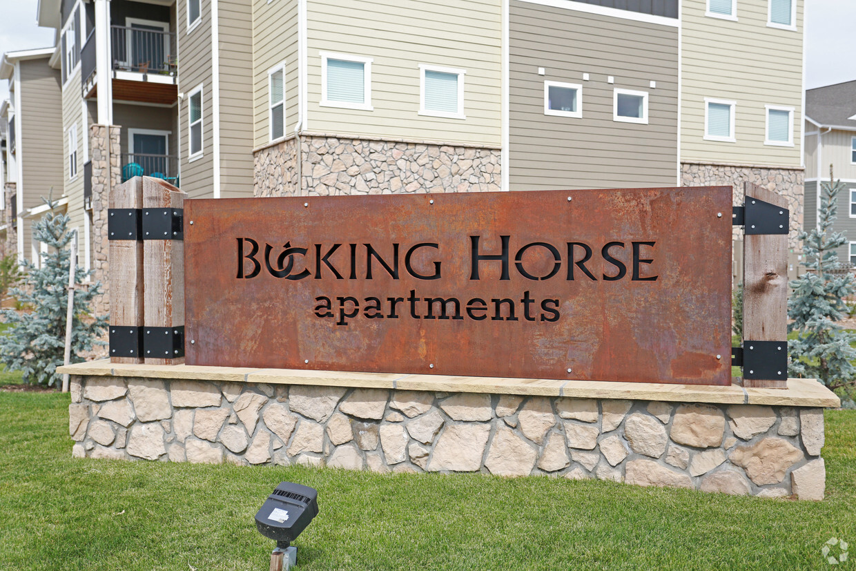 Foto principal - Bucking Horse Apartments