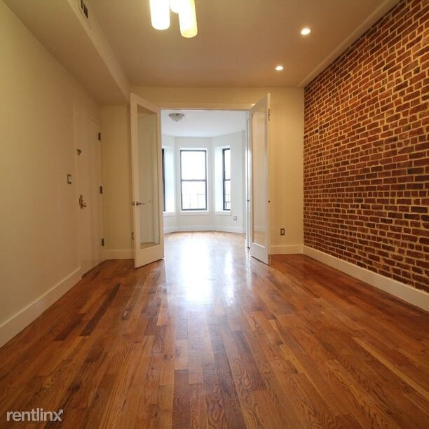 Foto del edificio - 677 Quincy St