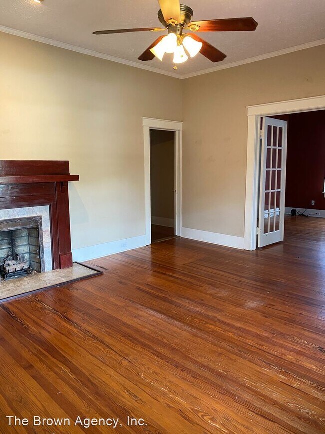Building Photo - 3 br, 2 bath House - 704 Ave. D