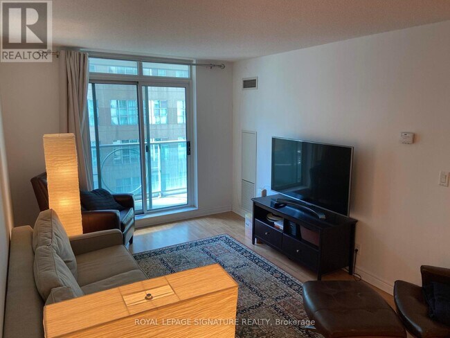 Photo du bâtiment - 605-212 EGLINTON Ave