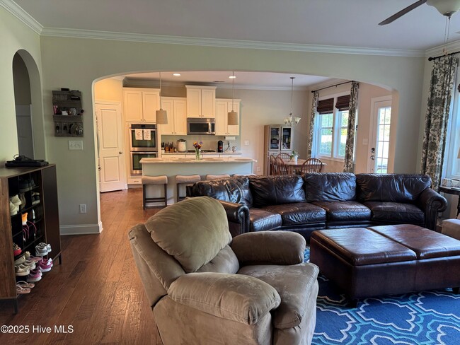 Foto del edificio - 417 Wolfe Ln