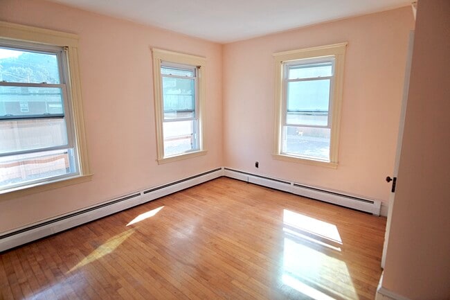 Bedroom 1 - 6 Endicott St
