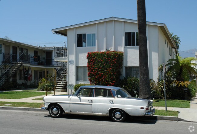 Building Photo - 118-122 Los Aguajes Ave