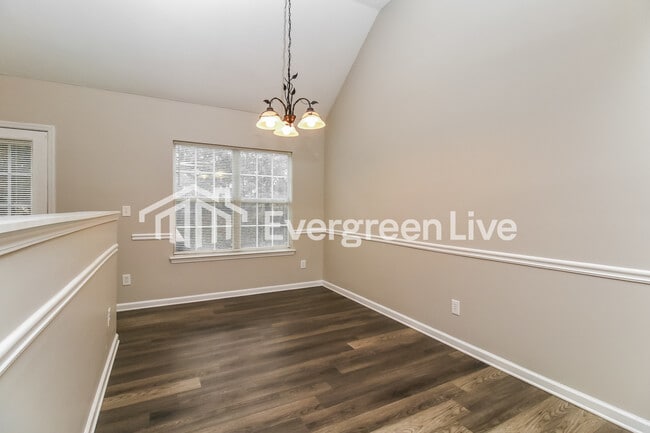 Foto del edificio - 270 Greenway Dr