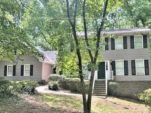 Building Photo - 1760 Deer Run Dr SW