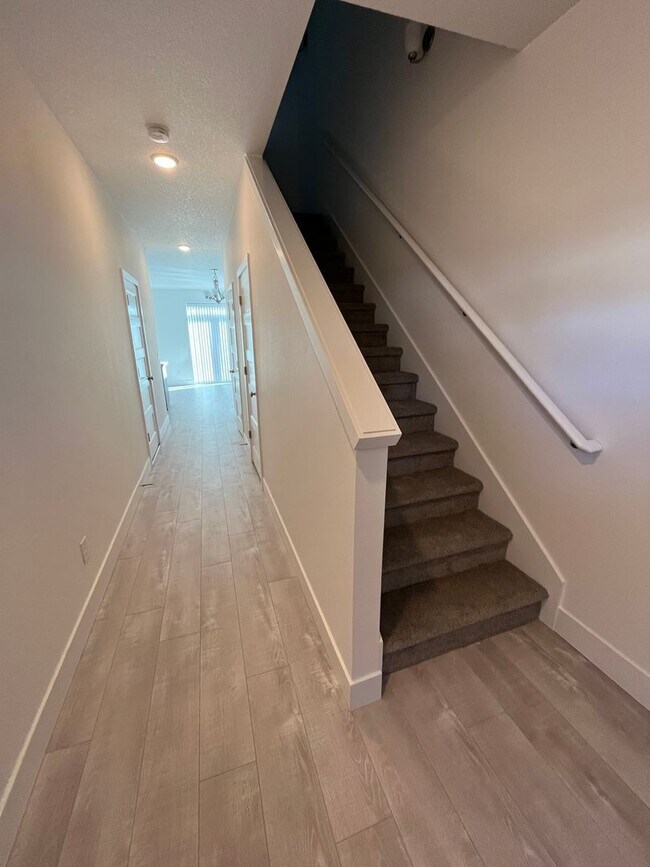Foto del edificio - 1542 E 3rd St