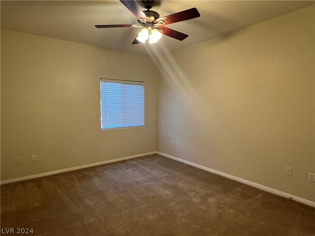 Building Photo - 7701 W Robindale Rd