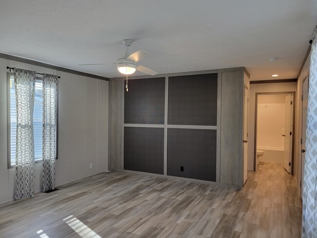 Building Photo - 5288 Commander Ct