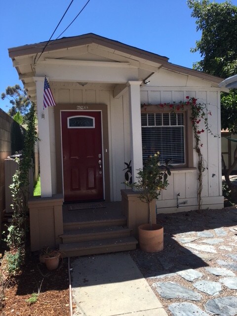 Primary Photo - 609 1/2 Castillo St