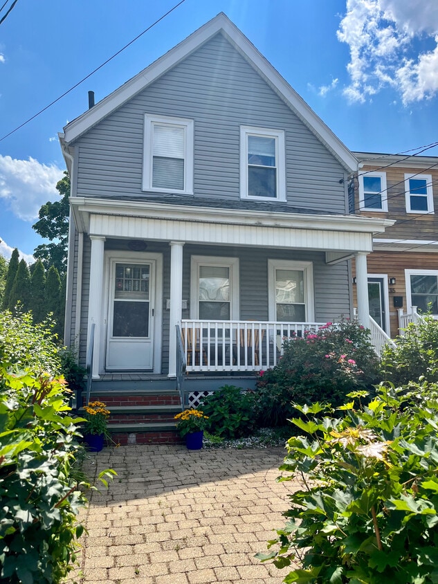 Primary Photo - 37 Alpine St