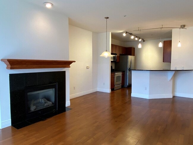 Building Photo - 9059 E Panorama Cir
