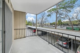 Building Photo - 7555 Katy Fwy