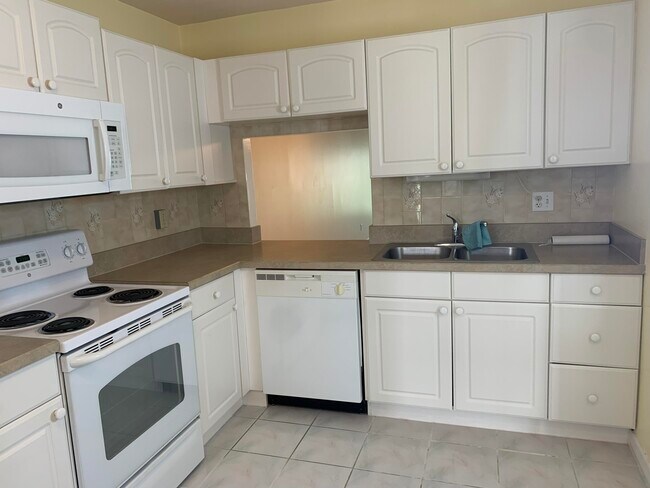 Building Photo - 5854 Moss Ct