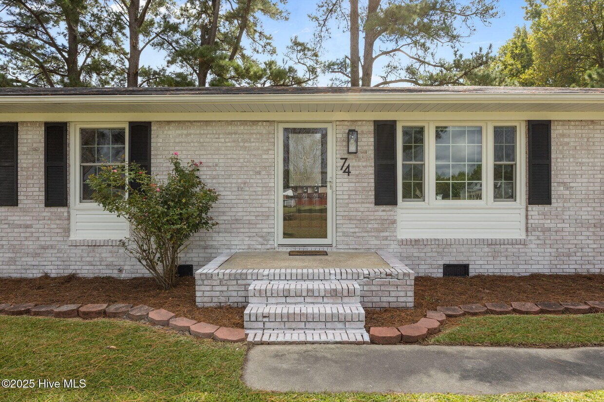 Foto principal - 74 Cedar Rd