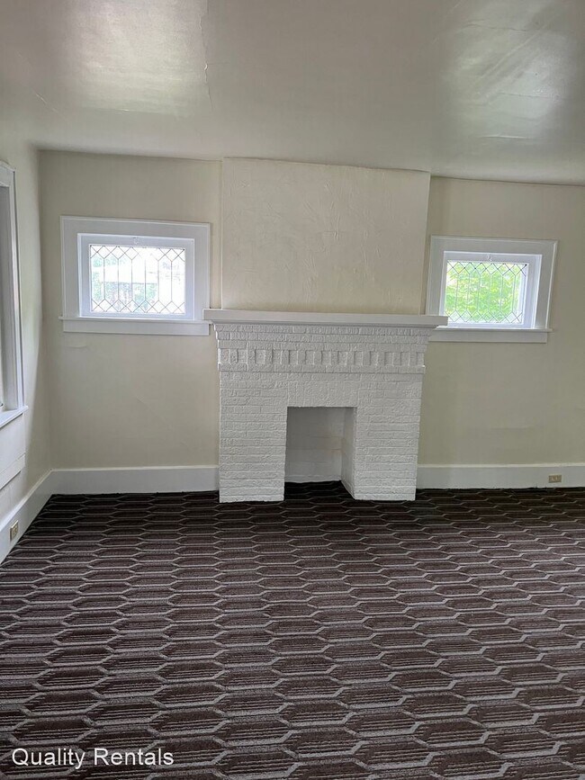 Foto del edificio - 3 br, 1 bath House - 530 E 9TH