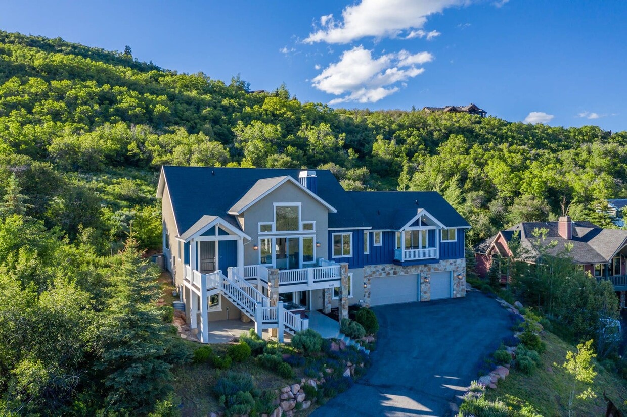 Stunning Home Above Jeremy Ranch House Rental in Park City, UT