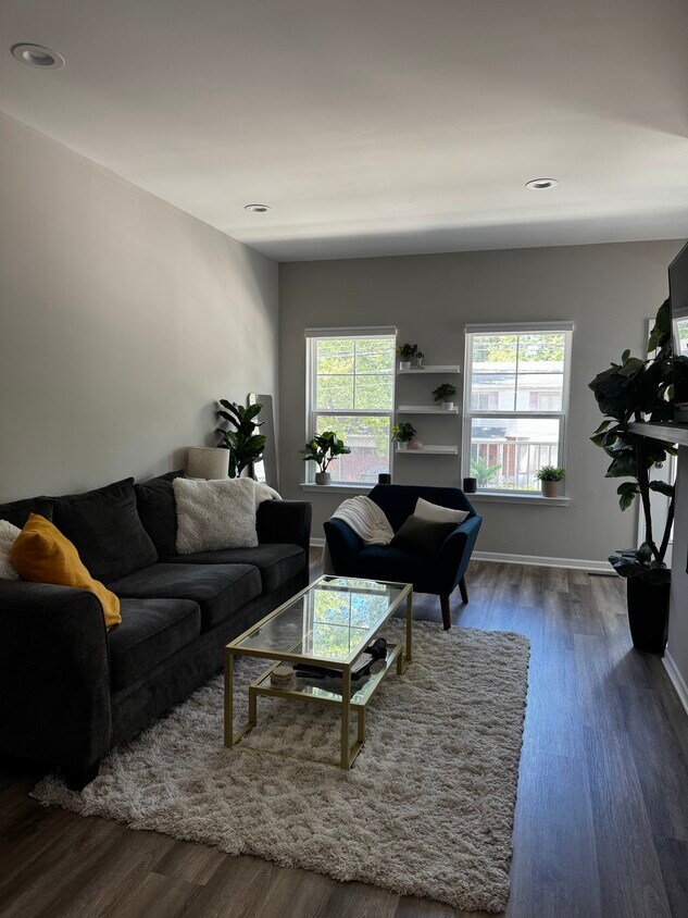 Foto principal - 348 Jeff Keeton Dr