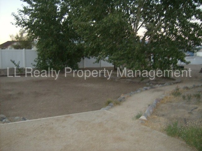 Building Photo - Beautiful home in the Sage Valley Estates