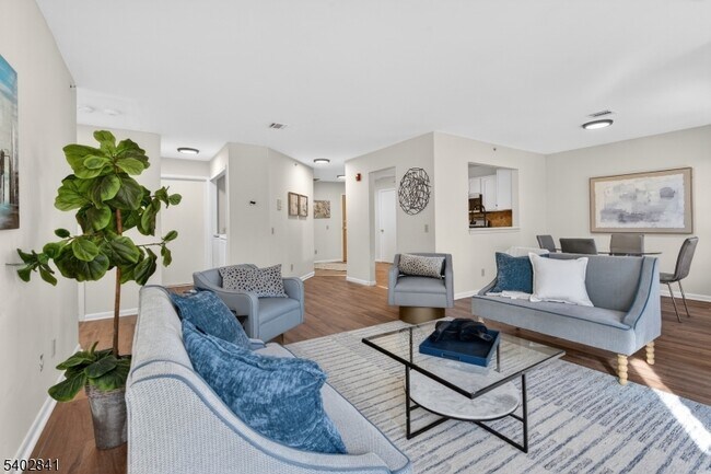 Foto del edificio - 11 Evergreen Dr