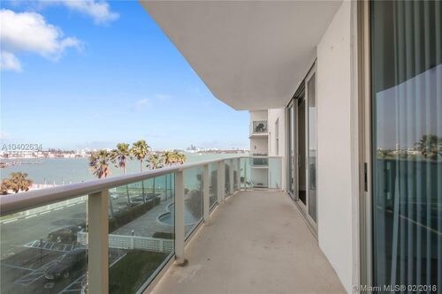 Foto del edificio - 7502 E Treasure Dr