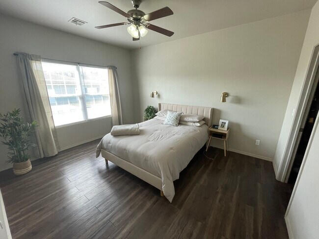 Foto del edificio - 3165 S Waterview Ln