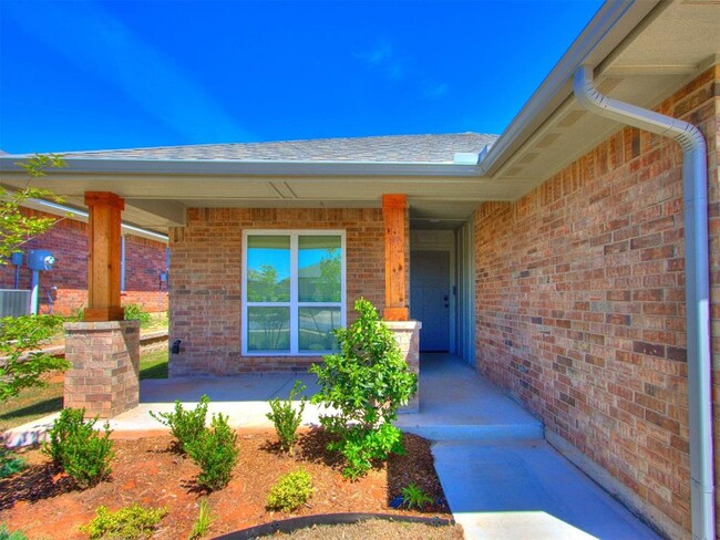 Building Photo - 18012 Austin Ct