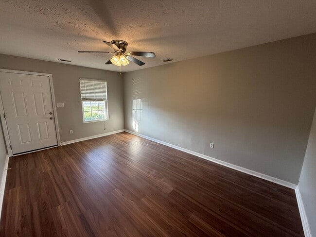 Foto del edificio - Updated home in Highview