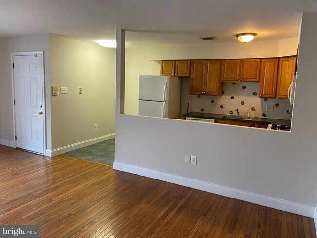 Foto del edificio - 5954 Henry Ave