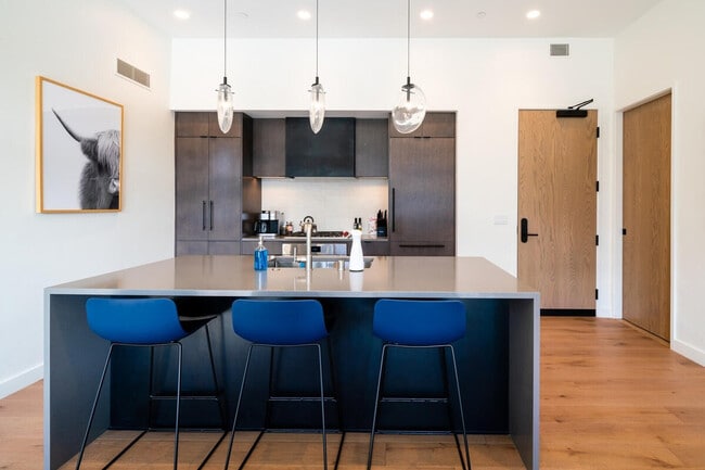 Building Photo - 4 Boathouse Way