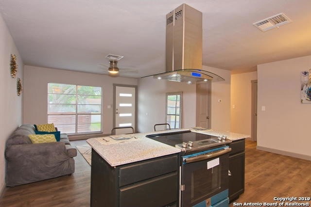 Building Photo - 7274 Montgomery Dr