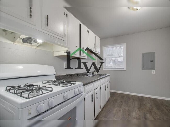 Foto del edificio - 221 N Kenmore St