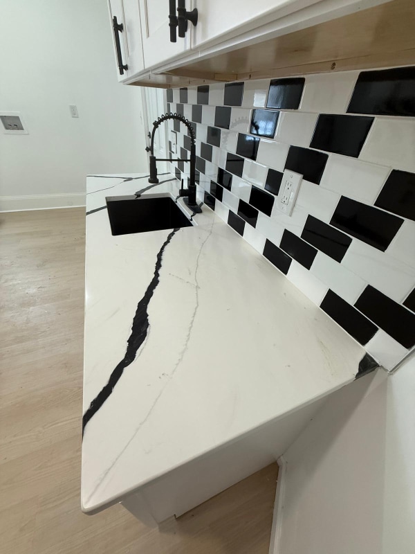 Building Photo - 1447 W 101st St