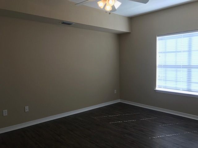 Building Photo - 2 Bedroom Unit in Creets Crossing