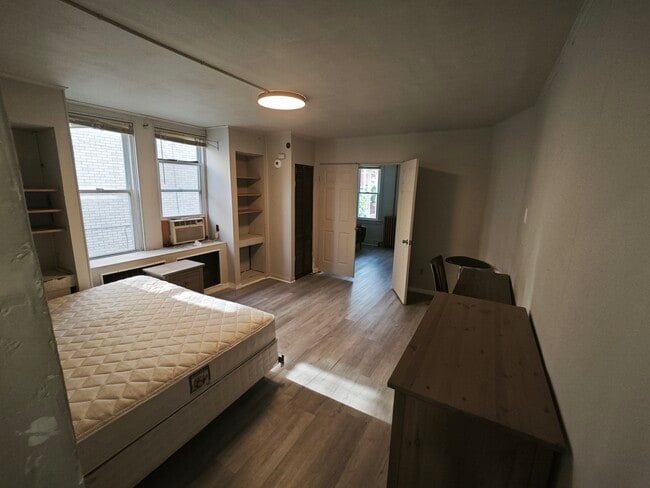 Foto del edificio - 612 W Garrison St