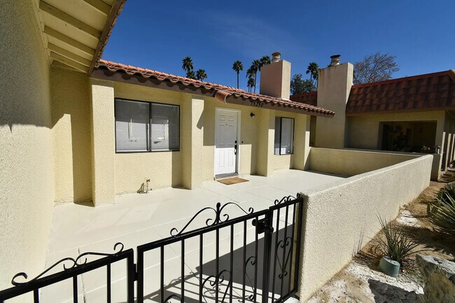 Building Photo - 75250 Vista Corona