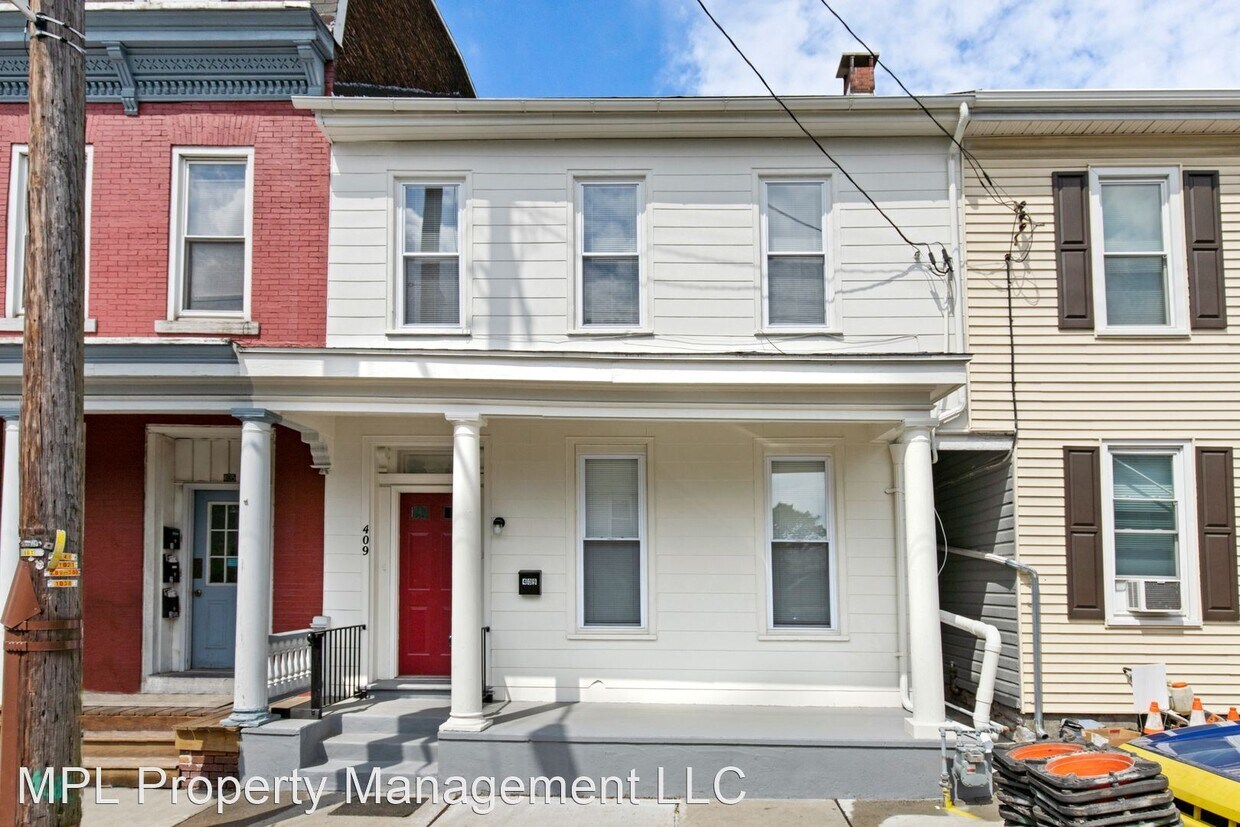 Primary Photo - 4 br, 2 bath House - 409 N 10th St