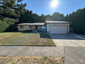 Building Photo - 2530 NE Hale Ave