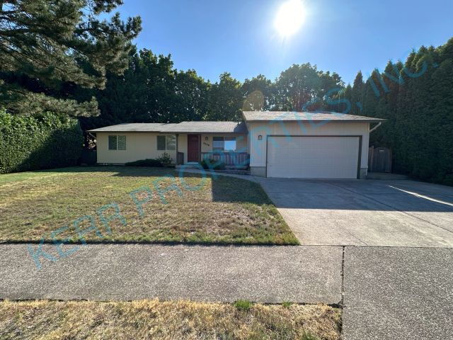 Foto principal - 2530 NE Hale Ave