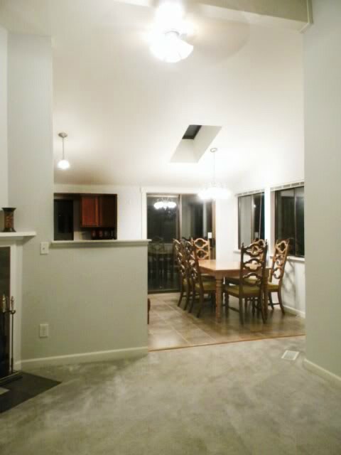 Foto del edificio - Beautiful Remodeled 3BR/2.5BA Home in Kent...