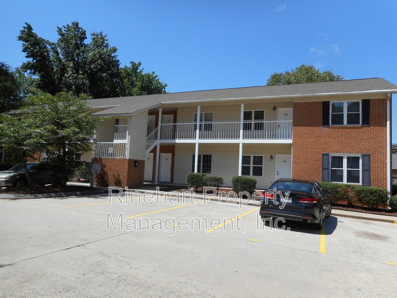 Primary Photo - 822 Iredell St