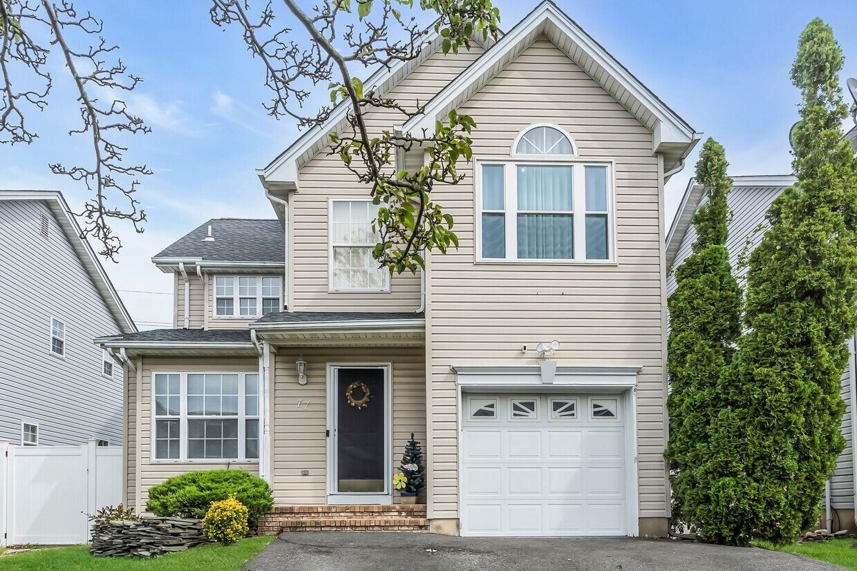 Foto principal - 77 Scarlet Dr