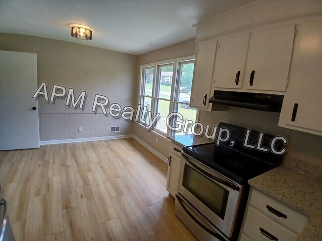 Foto del edificio - Newly Remodeled Home in Southeast Columbia