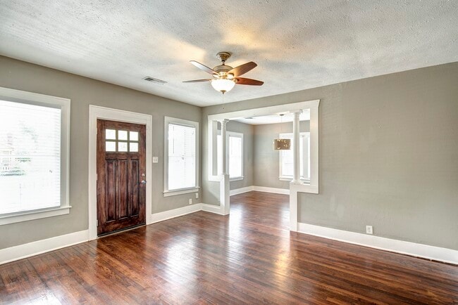 Foto del edificio - 1135 Woodland St