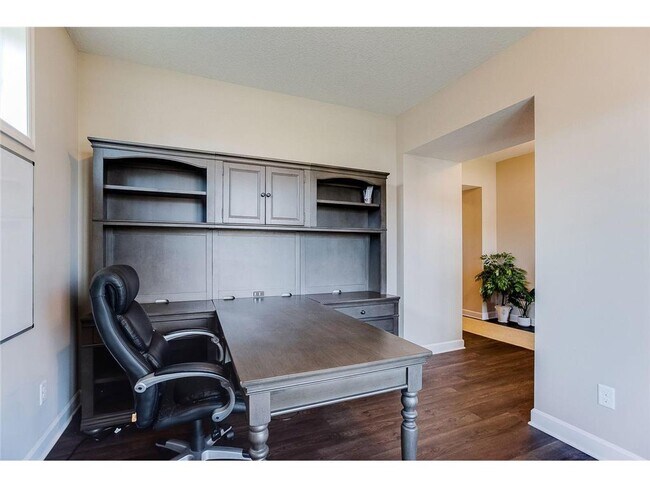 Building Photo - 14520 River Hills Pkwy