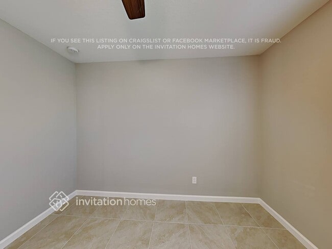 Foto del edificio - 244 SW Aubudon Ave